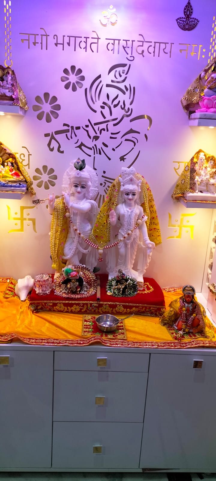 Makrana Marble Radha Krishan Statue